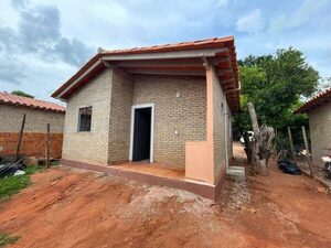 Veinticinco familias de Villa Elisa recibirán en breve sus viviendas completamente renovadas - .::Agencia IP::.