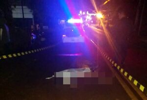 Mujer muere arrollada y el conductor huye del lugar  - ABC en el Este - ABC Color