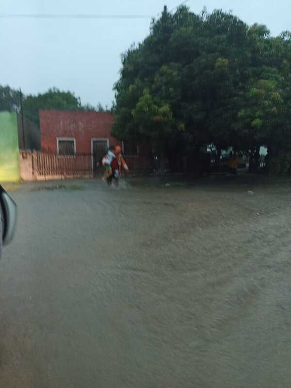 Intensas lluvias provocan inundaciones en San Lázaro y Vallemí | 1000 Noticias