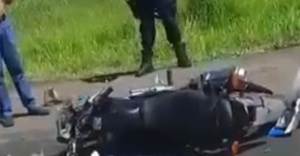 Motociclista fallece tras chocar frontalmente con un transporte en Cruce Bella Vista - Radio Imperio
