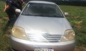 Recuperan automóvil robado