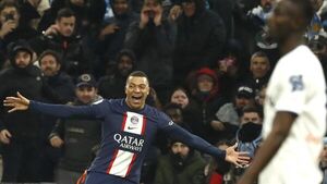 Mbappé iguala a Cavani como máximo goleador del PSG