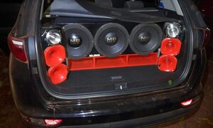 Incautan camioneta que generaba polución sonora