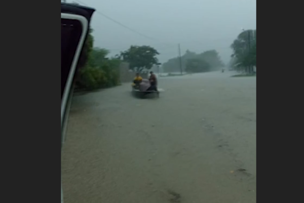 (VIDEO) INC cerrado debido a tremenda inundación que afecta la zona de Vallemí