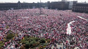 Rechazo a reformas electorales de AMLO en México llega a las calles