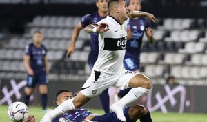 Versus / Derlis: "Hay que ser conscientes de que jugando de local tenemos que ganar como sea"