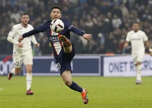 Messi celebra su gol 700 en clubes - Fútbol Internacional - ABC Color