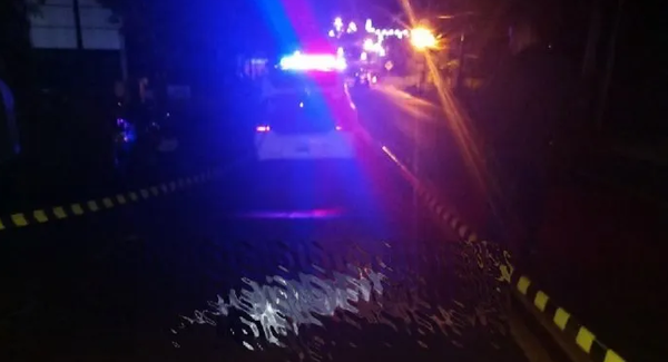 Conductor de camioneta mata a una mujer y huye en Presidente Franco - Noticiero Paraguay