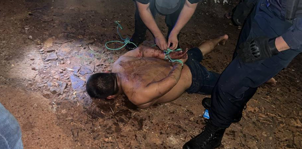 Vecinos molieron a golpes a hombre que los habría amenazado, decía que era del PCC - Noticiero Paraguay