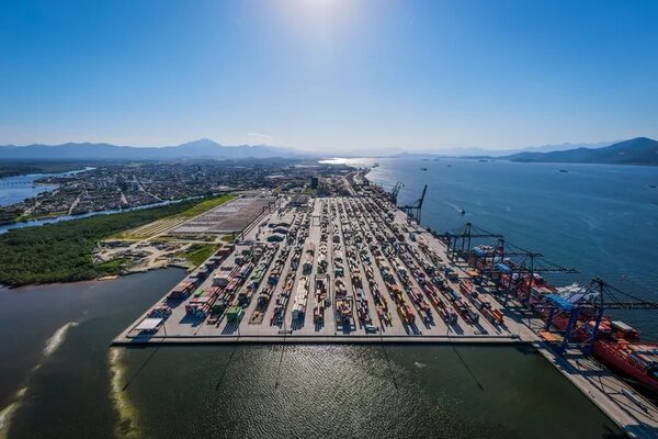 Empresas optan por Puerto de Paranaguá como alternativa al peaje fluvial argentino - Empresariales - ABC Color