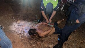 Ciudad del Este: Vecinos molieron a golpes a hombre que los habría amenazado, decía que era del PCC - Radio Imperio