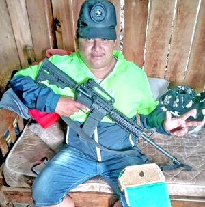 Vecinos reducen a golpes a presunto “soldado” del PCC - La Clave