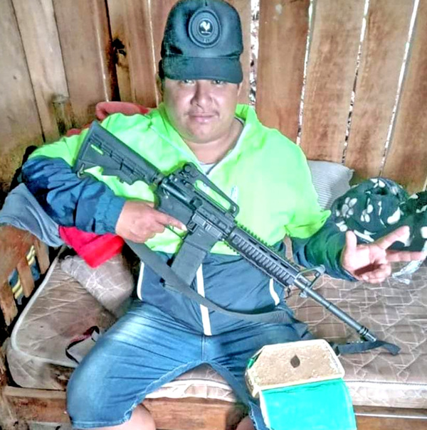 Vecinos reducen a golpes a presunto “soldado” del PCC - La Clave