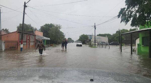 [VIDEO] Inundación en San Lázaro: "Pedimos a Dios que se apiade de nosotros y que cese la lluvia"