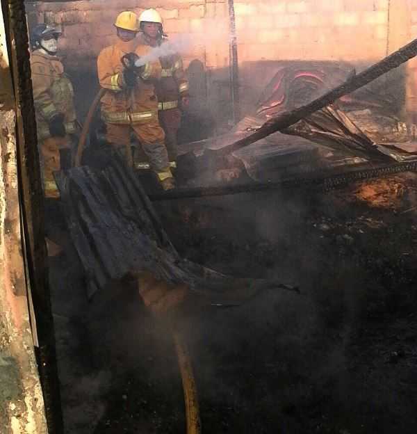 Policías serían los responsables de un hurto e incendio de un quincho - La Clave