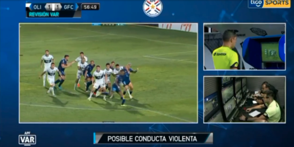 Versus / La confusa jugada en el área de Olimpia en la que Guaireña pidió penal