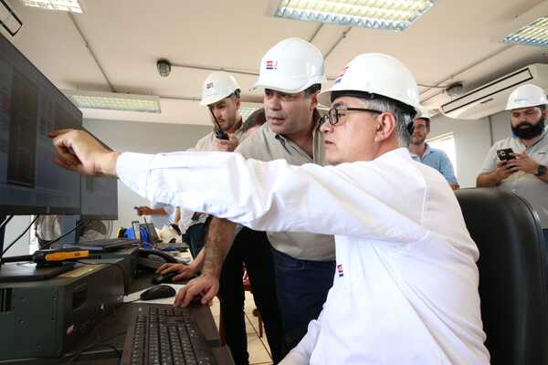 ANDE energizó la primera terna de la nueva línea de 500kV Itaipu-Yguazú - El Trueno