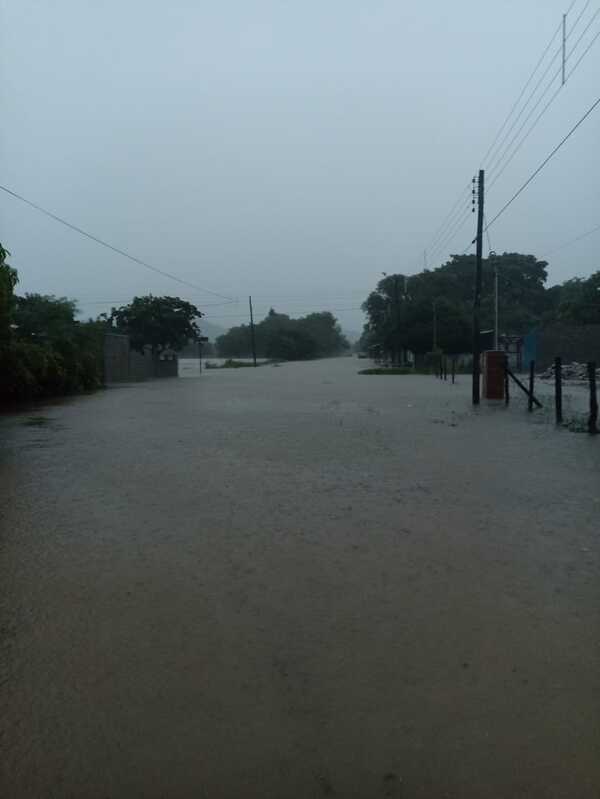 Inundaciones en San Lázaro: “Nunca nadie de la zona vivió algo así” - trece