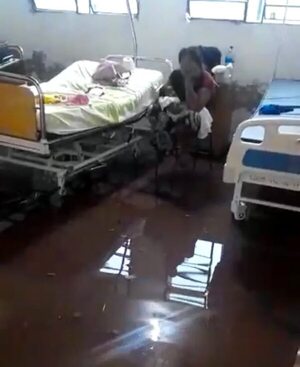 Inundado y cayéndose a pedazos, Hospital Regional de Boquerón, está abandonado por las autoridades - Noticias del Chaco - ABC Color