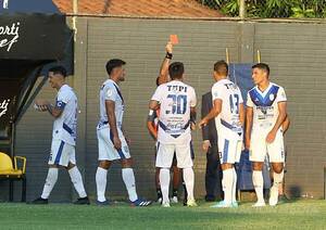 El mal arbitraje termina costando puestos, he’i el presi de Ameliano