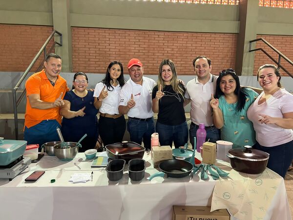 Feria de emprendedoras por el día de la mujer paraguaya fue todo un éxito