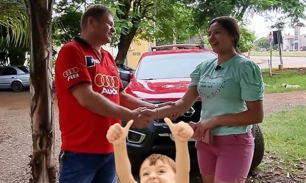Policía encuentra billetera y lo devuelve a la dueña
