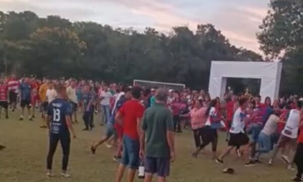 Hinchas agredieron a periodistas en encuentro deportivo
