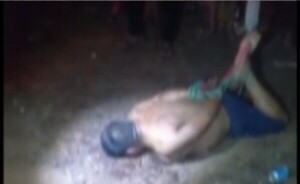 Vecinos molieron a golpes a supuesto miembro del PCC