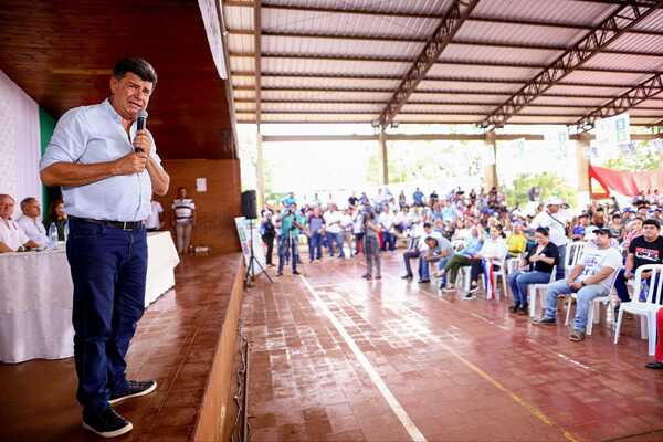 Efraín y Soledad Núñez realizaron intensa gira por Itapúa - El Trueno