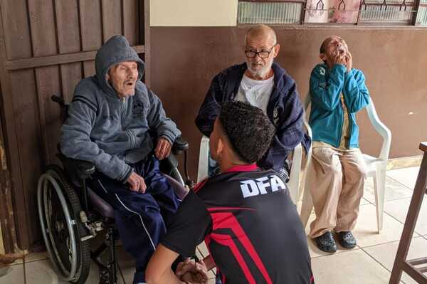 UPD único: Alumnos del Col. Florencio A. se distinguen en loable acción social