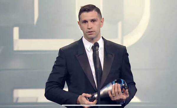 [VIDEO] Premio The Best: “Dibu” Martínez fue elegido como el mejor arquero del mundo