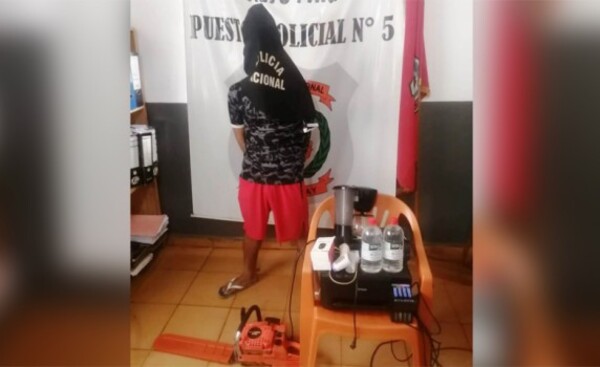 Entregó a su hijo a la Policía tras descubrirlo que robó