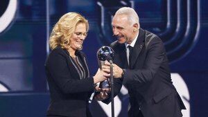 Sarina Wiegman gana su tercer premio The Best a mejor entrenadora