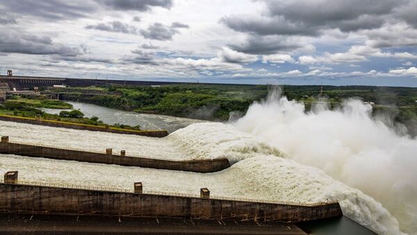A casi 50 años, Itaipú termina hoy de pagar deuda por su construcción