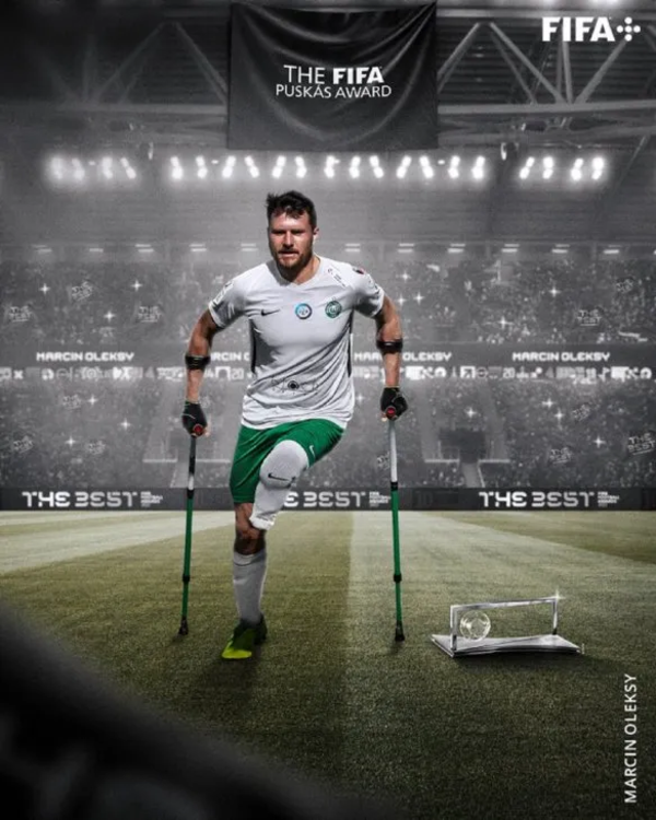 Marcin Oleksy, premio Puskas por su gol con muletas