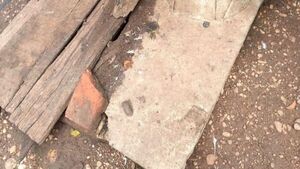 Dio a luz en su casa y tiró su beba en un pozo