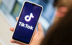 Canadá prohibirá a los empleados federales tener TikTok en sus celulares oficiales