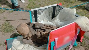 Diario HOY | Hallan momia prehispánica en la bolsa de un repartidor de comida en Perú