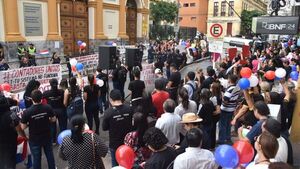 Contadores protestan contra fallas en el sistema Marangatu de la SET