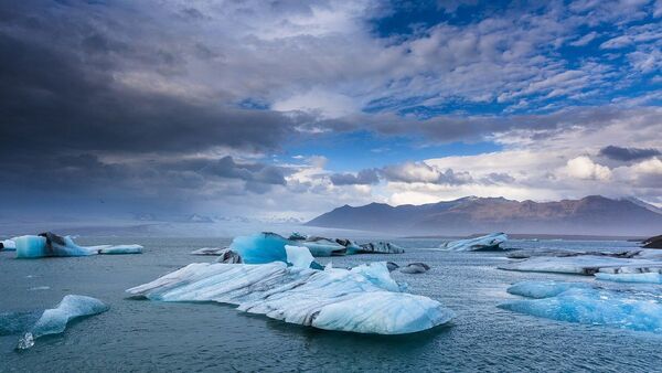 Glaciares de la península Antártica aceleran su movimiento en verano