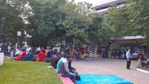 Pobladores de Capiibary se manifiestan pidiendo ruta asfaltada - Nacionales - ABC Color