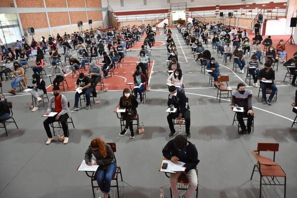 Becas Itaipu: Este miércoles se publica lista de postulantes habilitados para el examen