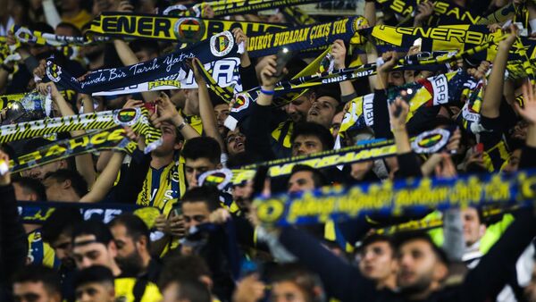 Diario HOY | Gobierno turco no tolera críticas y toma represalias contra hinchas