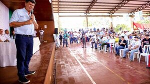 Efraín asegura que siguen hablando y no descarta la unidad opositora
