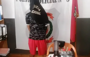 Entregó a su hijo a la policía por robar en una escuela - Noticiero Paraguay
