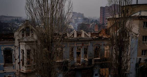 La Nación / La desvastada Bajmut centra las tensiones de la guerra en Ucrania