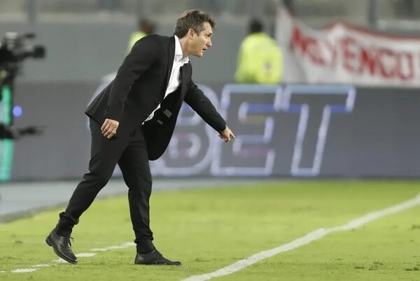 Los votos de Guillermo Barros Schelotto y Gustavo Gómez en los premios The Best - Selección Paraguaya - ABC Color