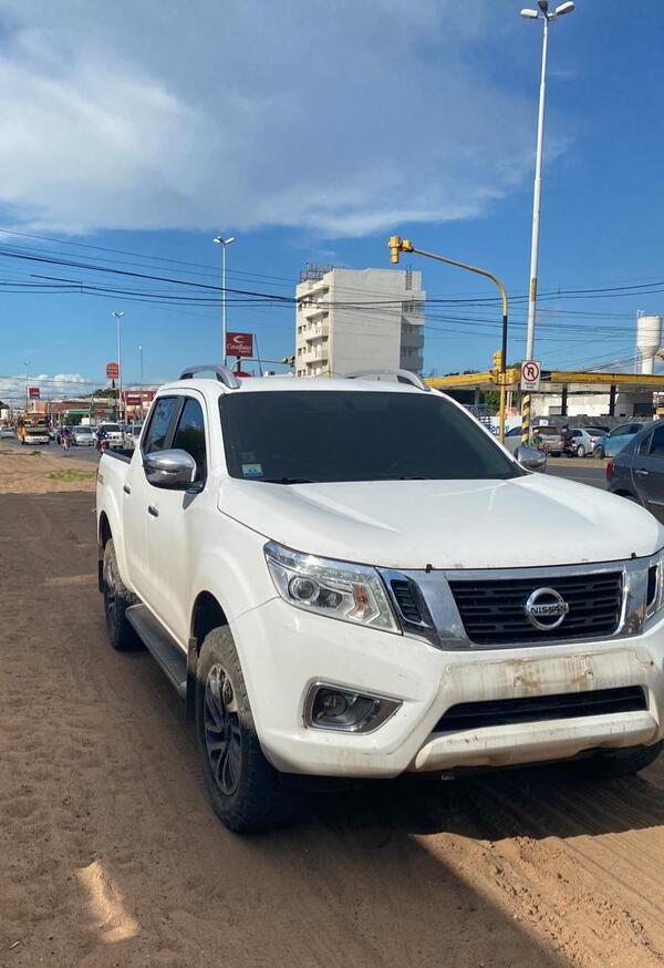 Localizan camioneta que fue robada del departamento de Ederson Salinas - trece