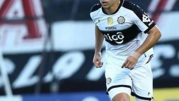 ¡Escándalo! Filtraron foto en bolas de un jugador de Olimpia