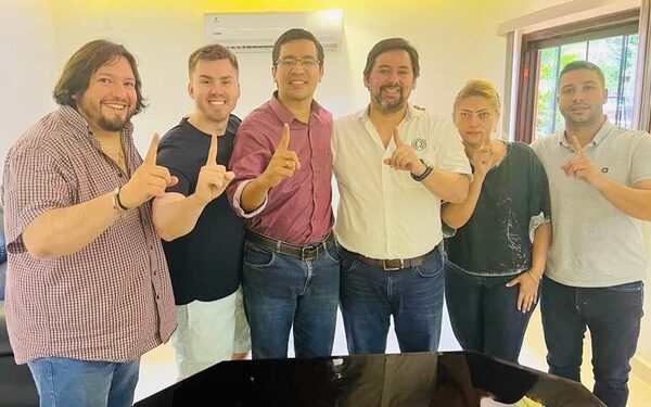 Landy suma fuerza de concejales colorados de CDE
